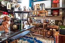 アンティーク ガレージ47店内画像2