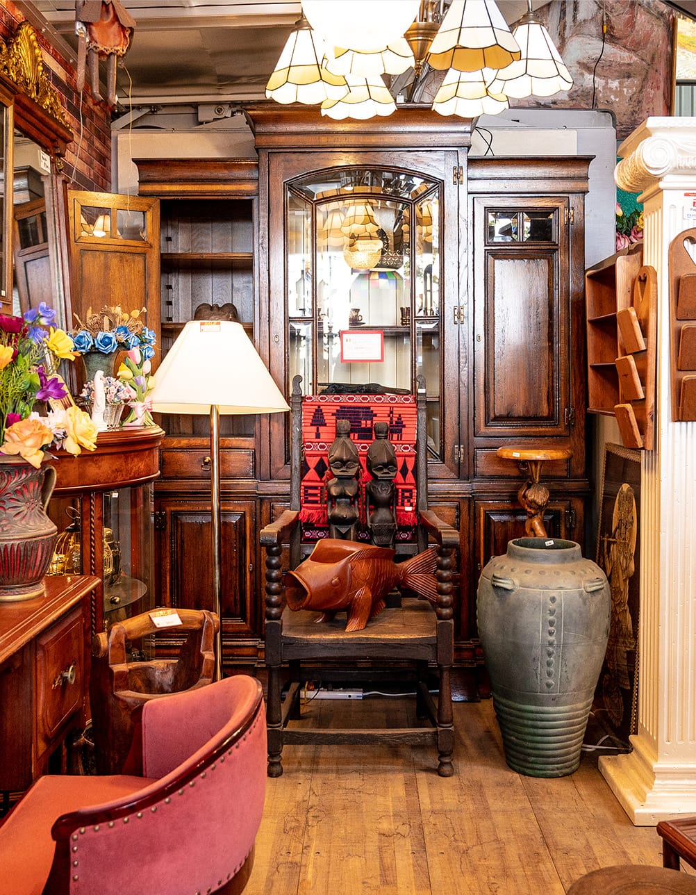 アンティーク ガレージ47店内画像1